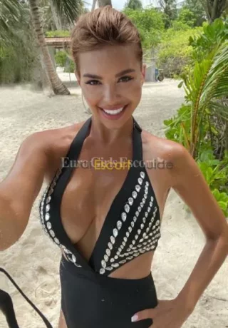 Alex, independent +971 524 127 767